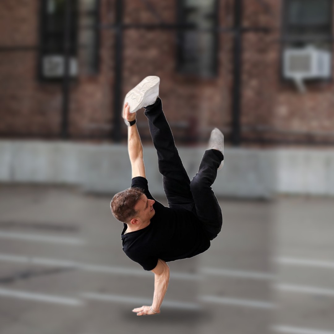 Hombre haciendo breakdance - moda deportiva hombre